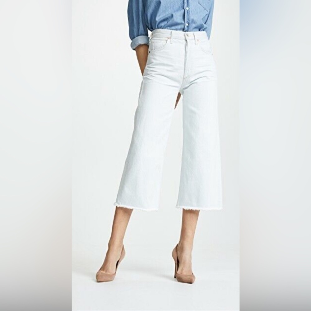 Citizens of Humanity
Emma Wide Leg Crop Jeans
Size 25 in Brightside color